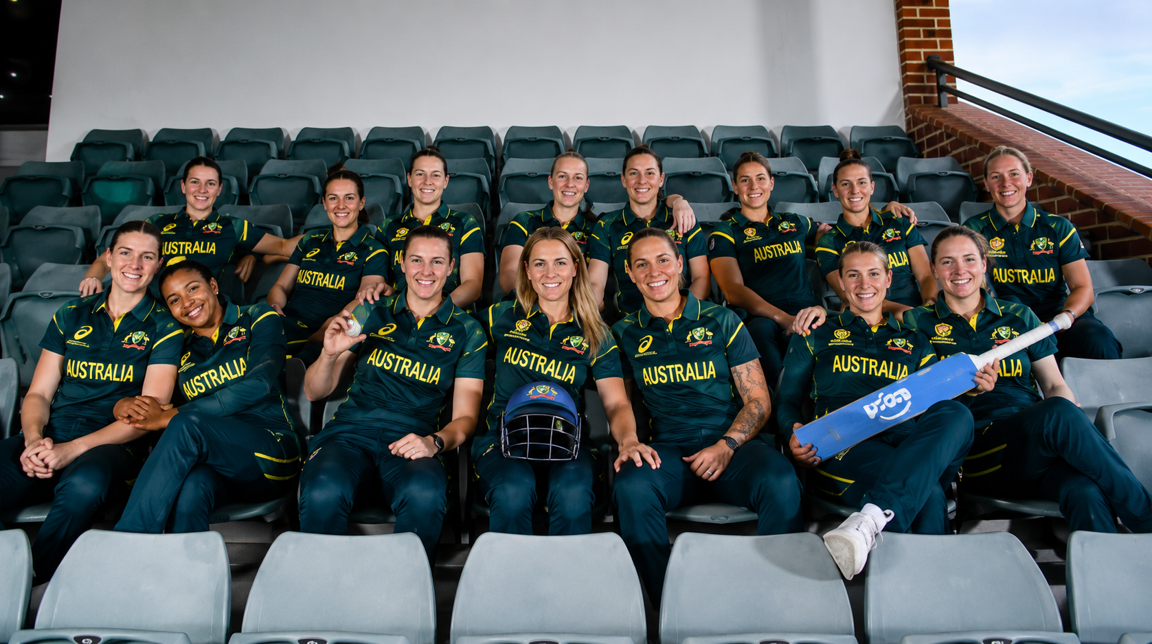 Australia look to keep the juggernaut rolling against Pakistan with a semifinal spot in sight